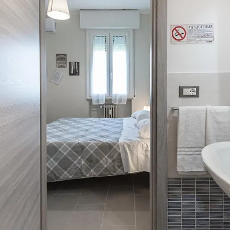 Fare Bnb - Room Del Parco Reggio Emilia Exterior foto